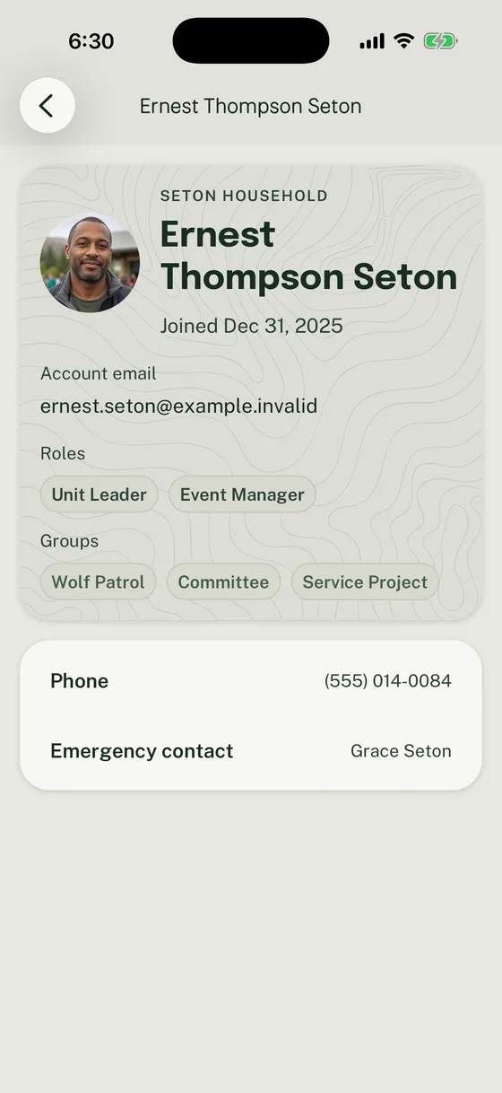 Woggle member detail screen with Unit role and Group assignment chips.